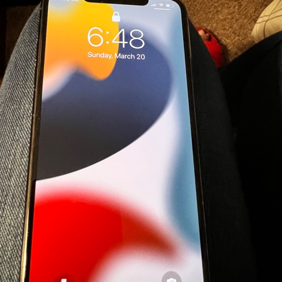 iPhone - Picture 3 of 5